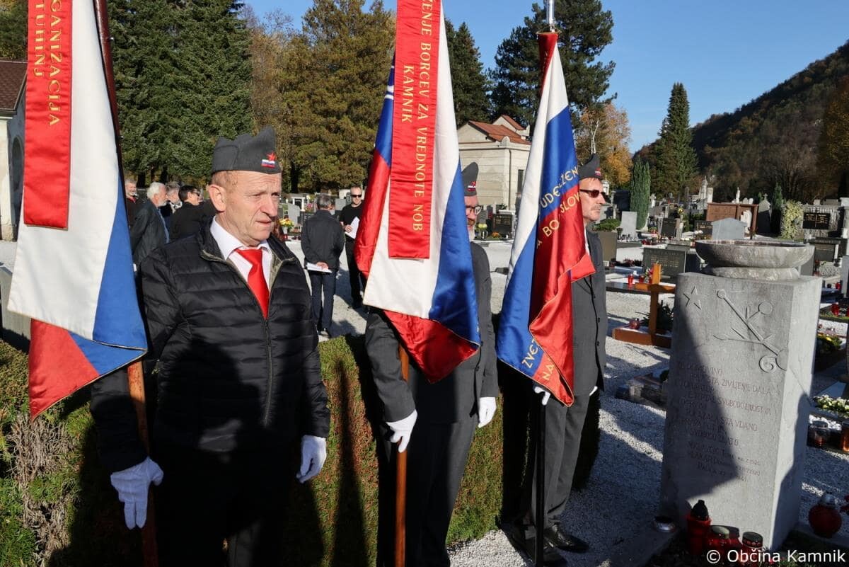 polaganje vencev, 1. november