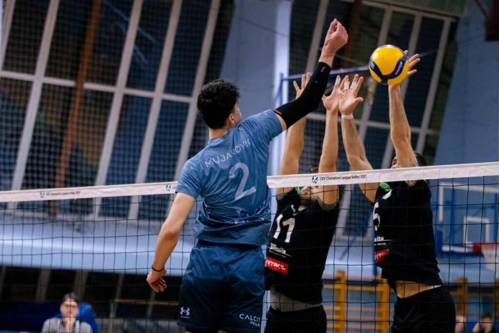 Nik Mujanović, Calcit Volley