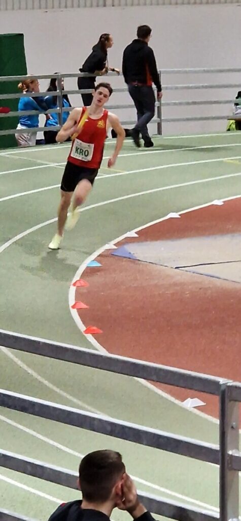 Žan Rozoničnik v teku štafete AD Kronos 4 x 400 m