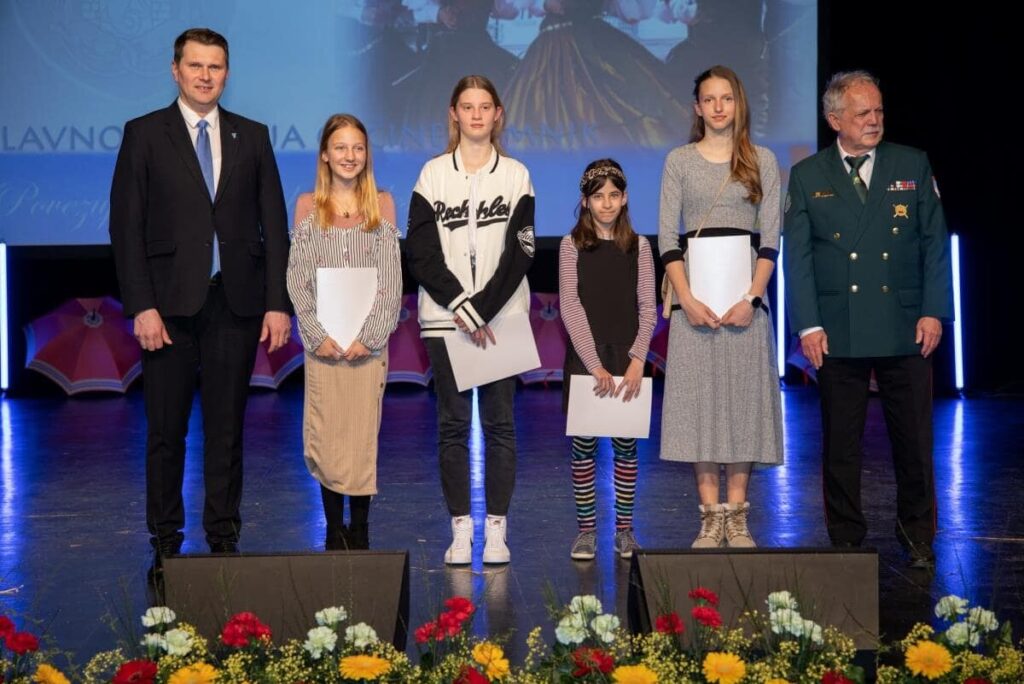 Priznanja za najboljše likovno in literarno delo, Kamnik osrednja slovesnost