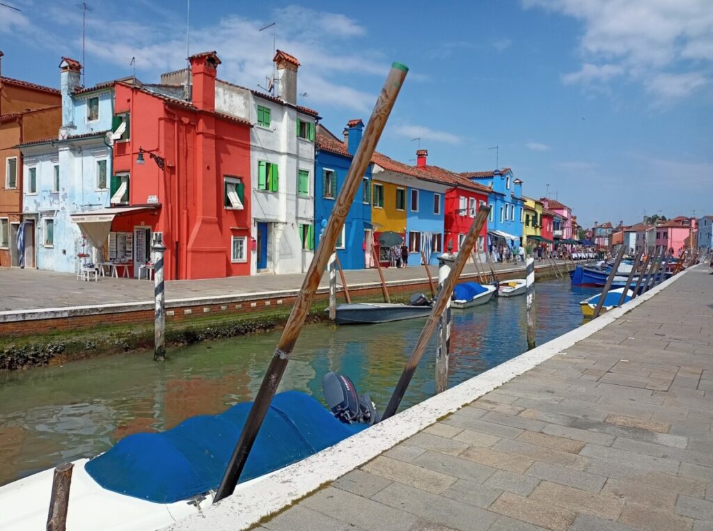 Barvite hišice na otoku Burano