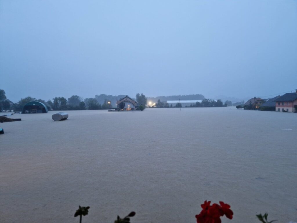 Poplave Komenda