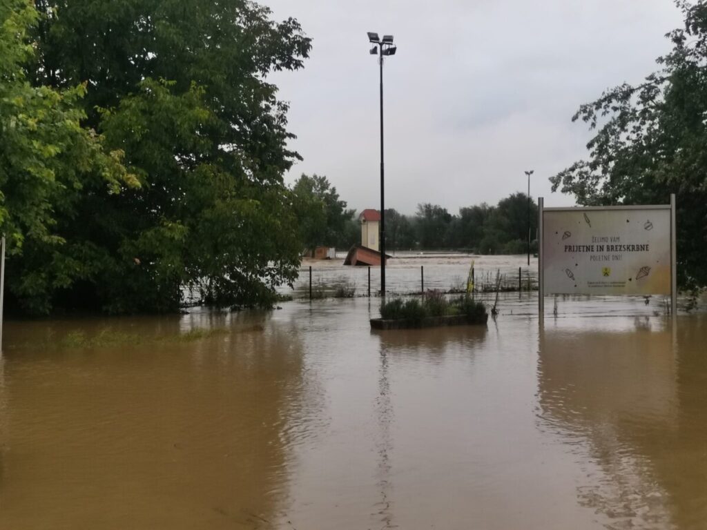 Poplave Komenda