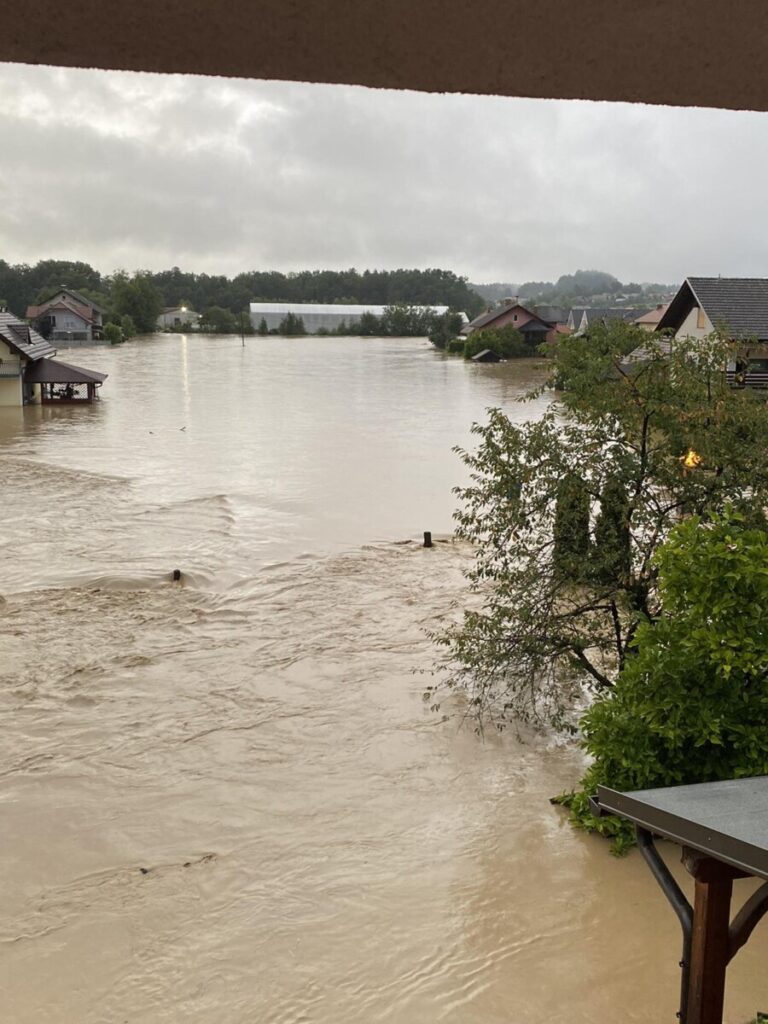 Komenda poplave