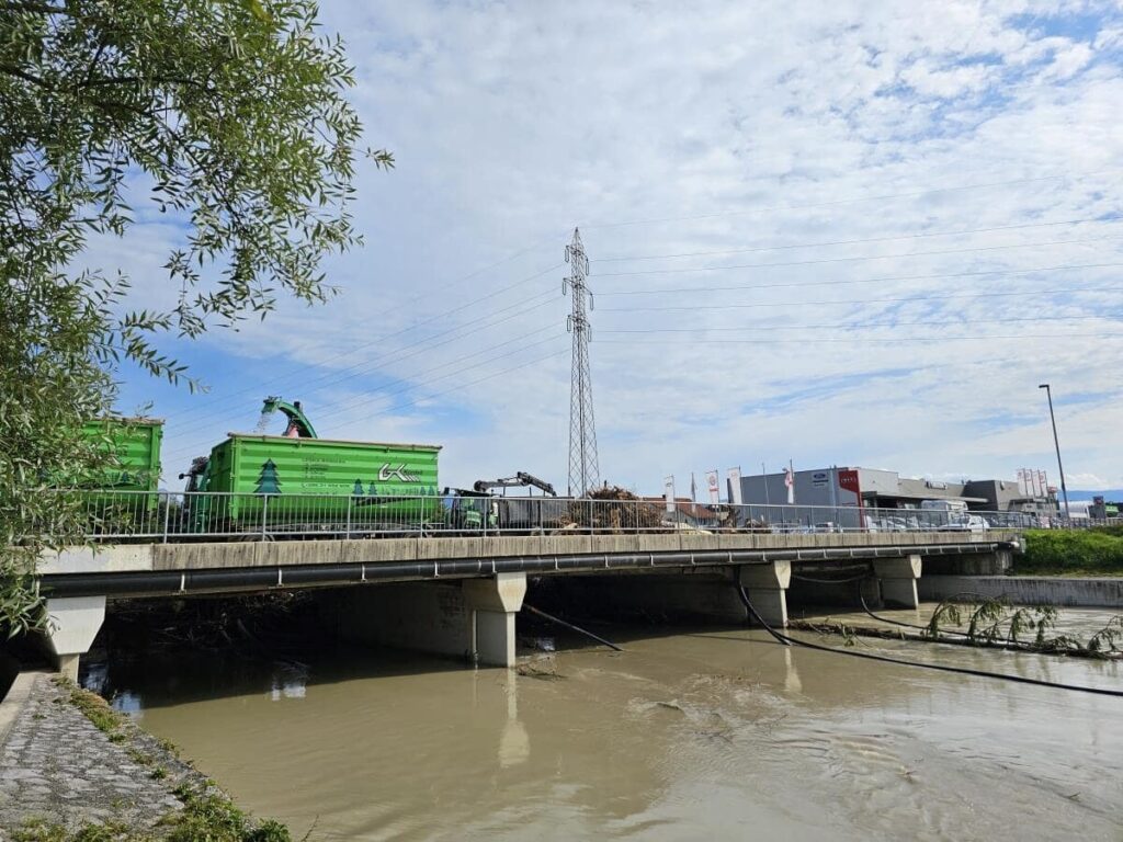 Most Vir, odstranjevanje naplavin, poplave