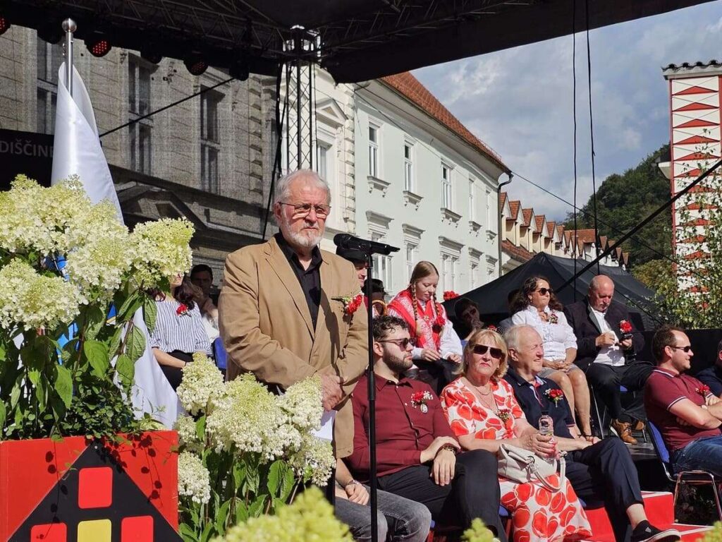 Narodne noše 2025