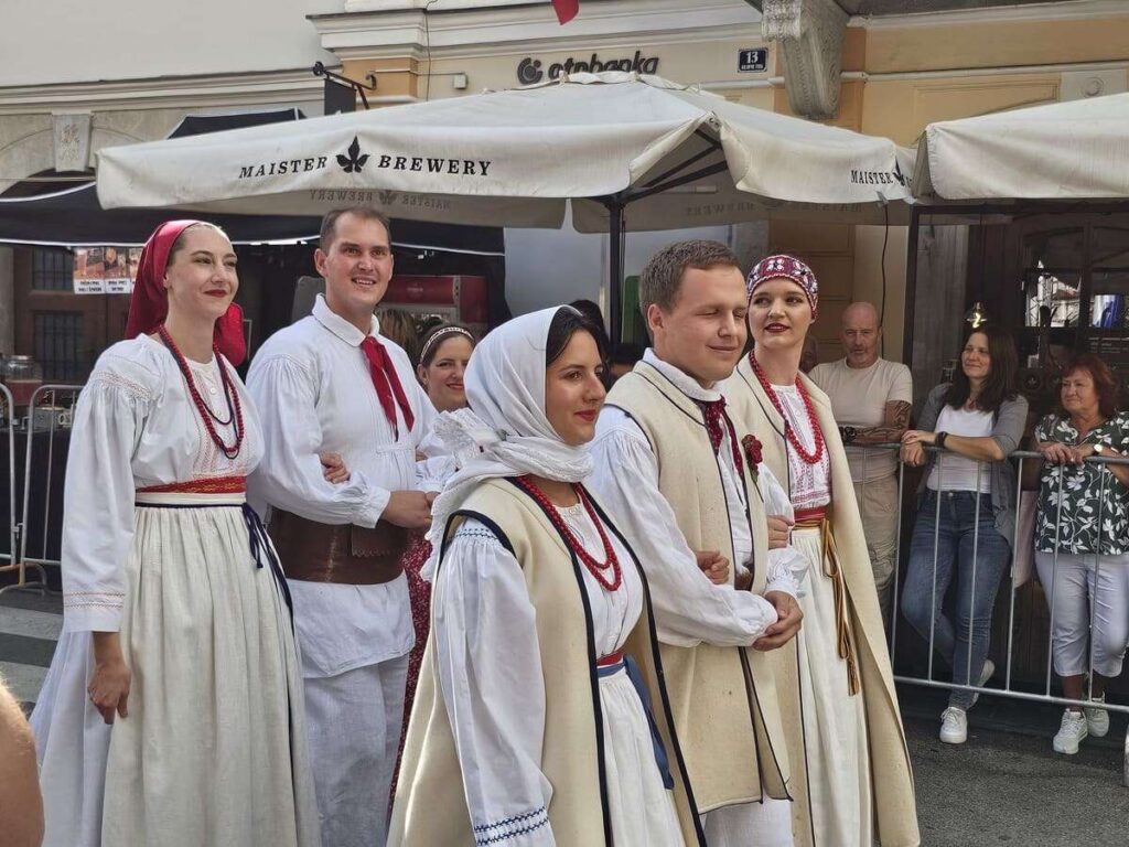 Narodne noše 2025