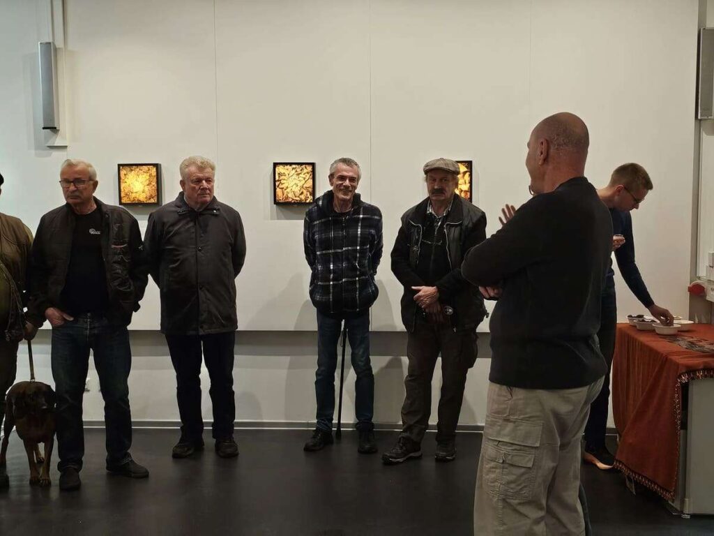 Razstava FKK, Tomaž Berčič, 50 odtenkov rjave