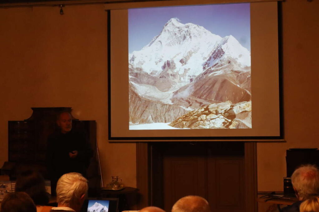 makalu 50 let