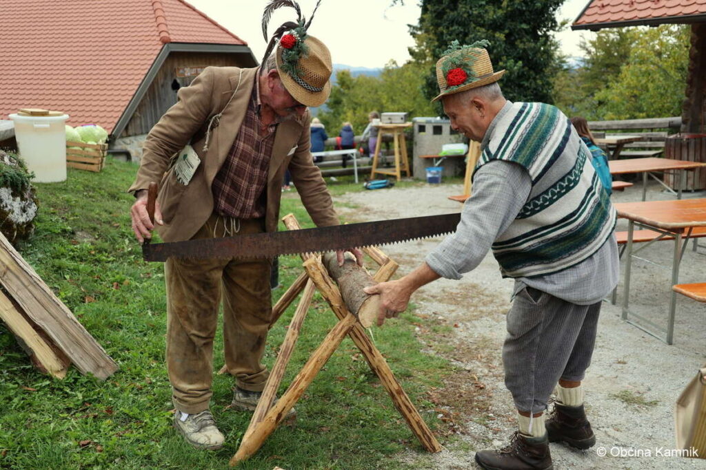 prikaz starih kmečikih opravil 