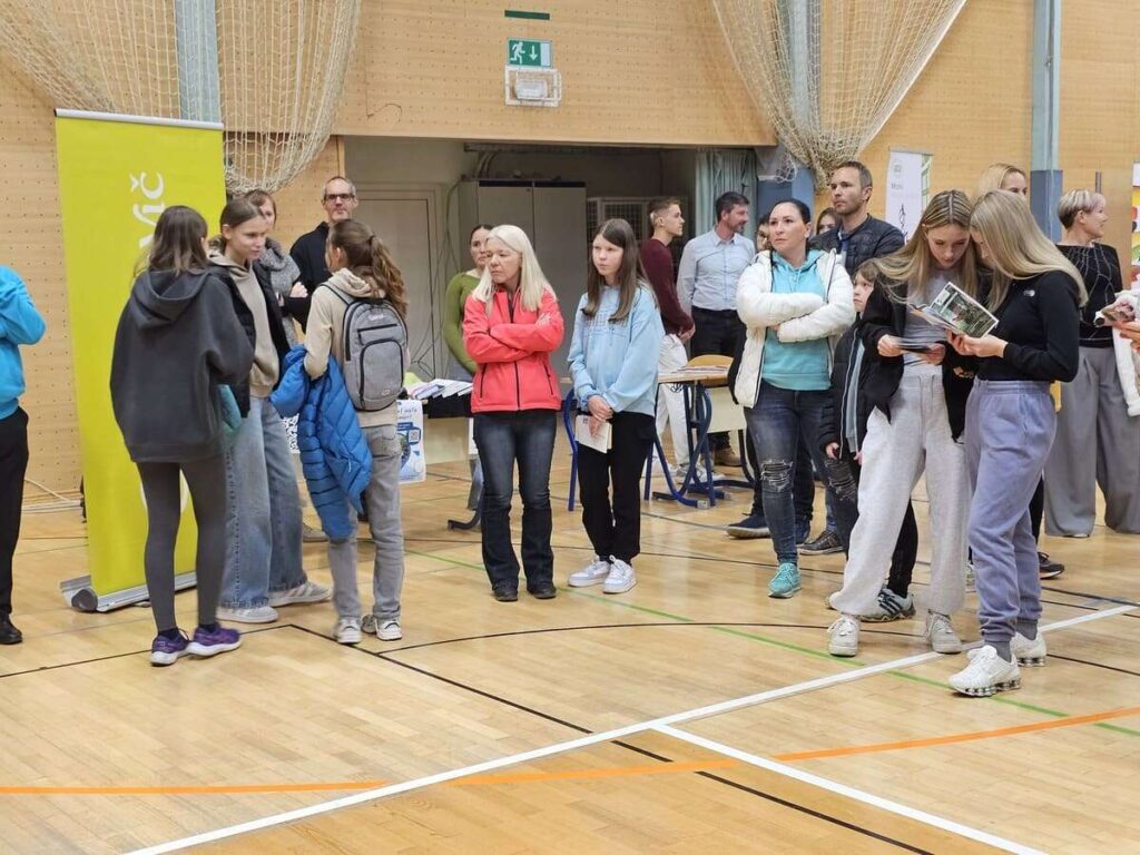 Naslednja postaja: sejem poklicev Komenda