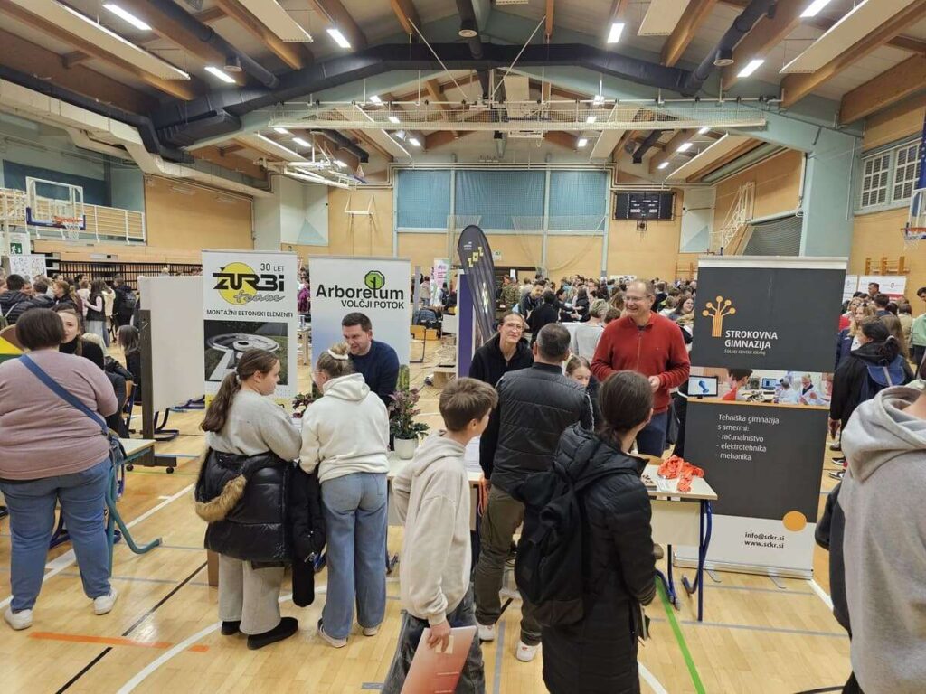 Naslednja postaja: sejem poklicev Komenda