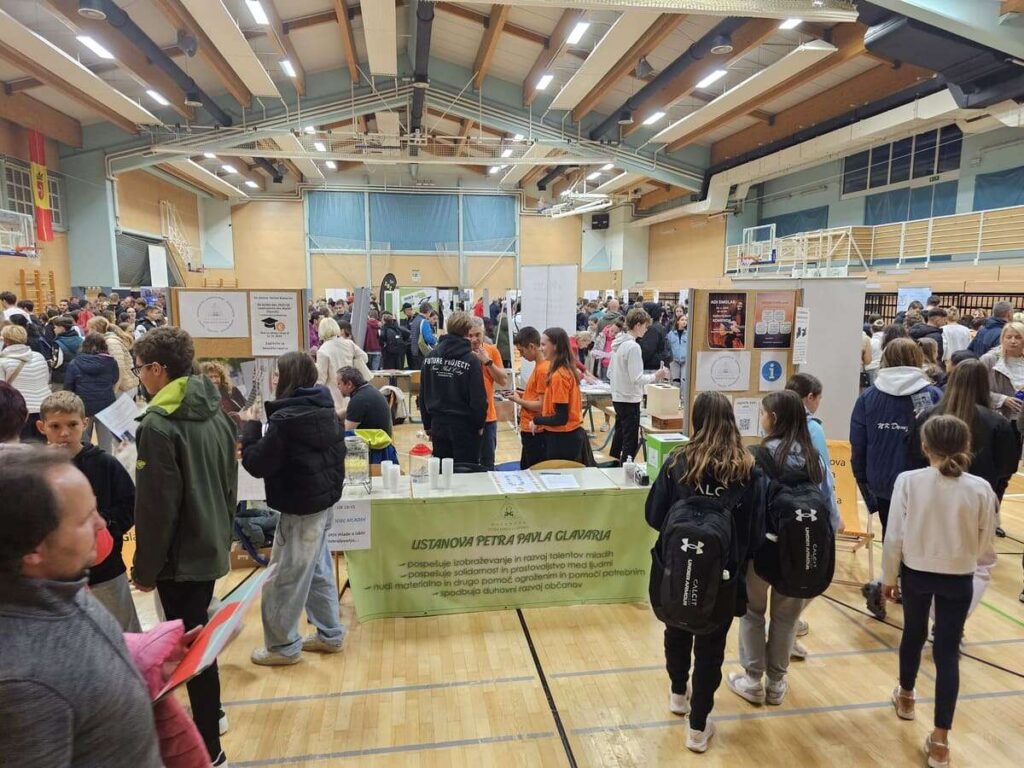 Naslednja postaja: sejem poklicev Komenda