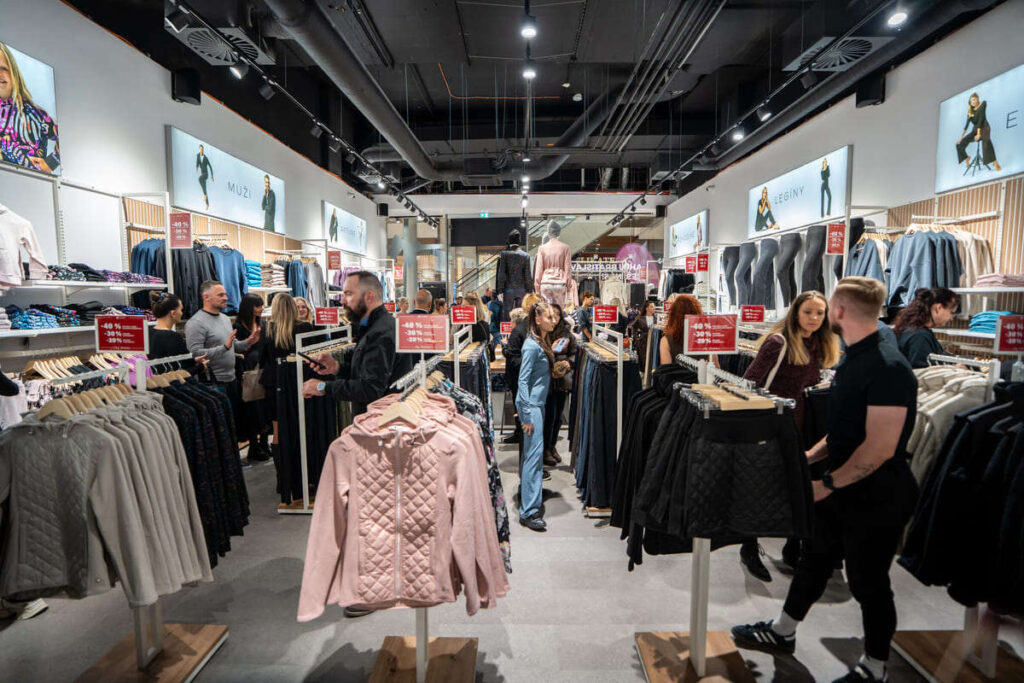 Lelosi odprtje Bratislava, Slovaška