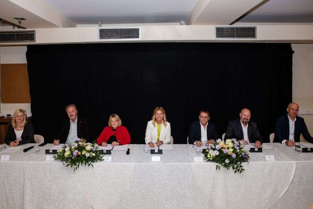 Podpis pogodbe za širitev zdravstvenega doma Domžale in gradnjo podzemne garaže