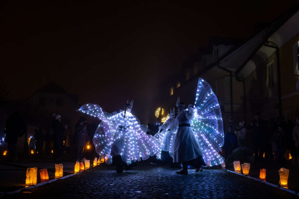 luci pravljicne surne