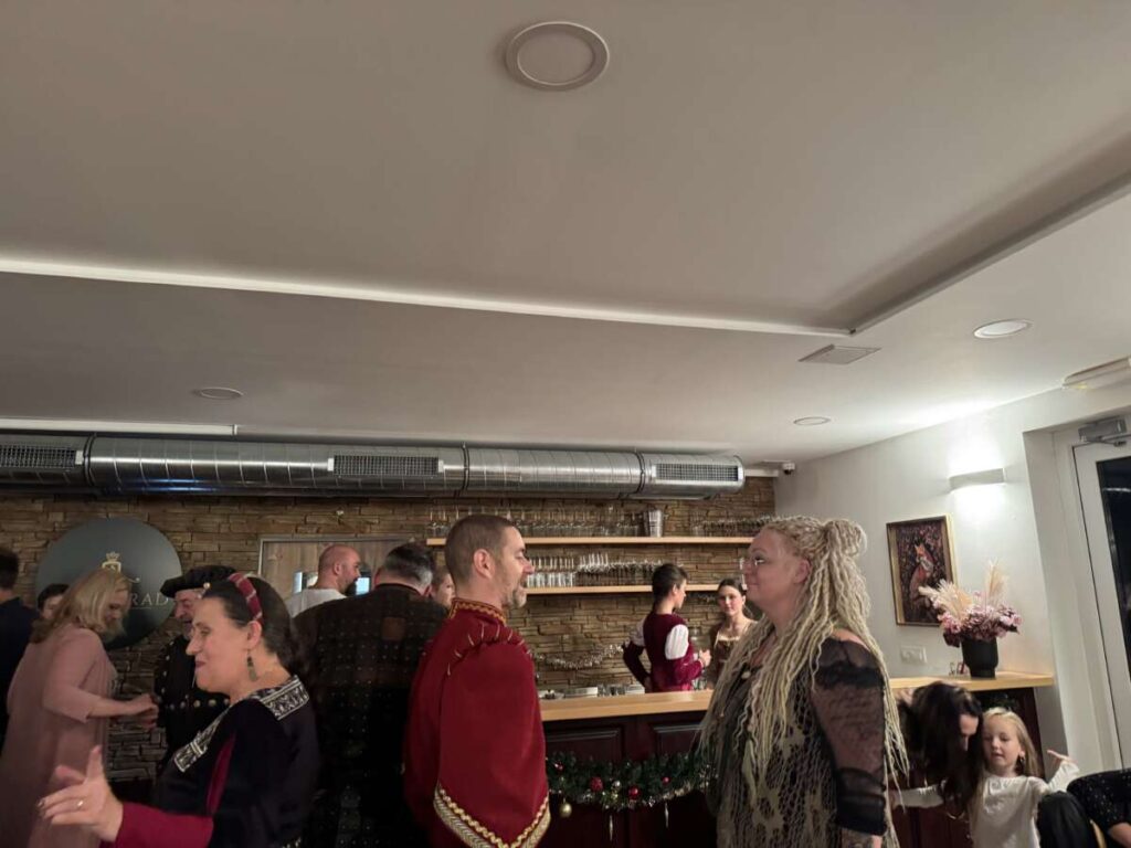 srednjeveška večerja