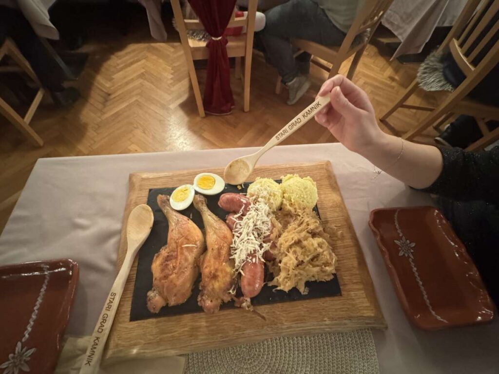 srednjeveška večerja