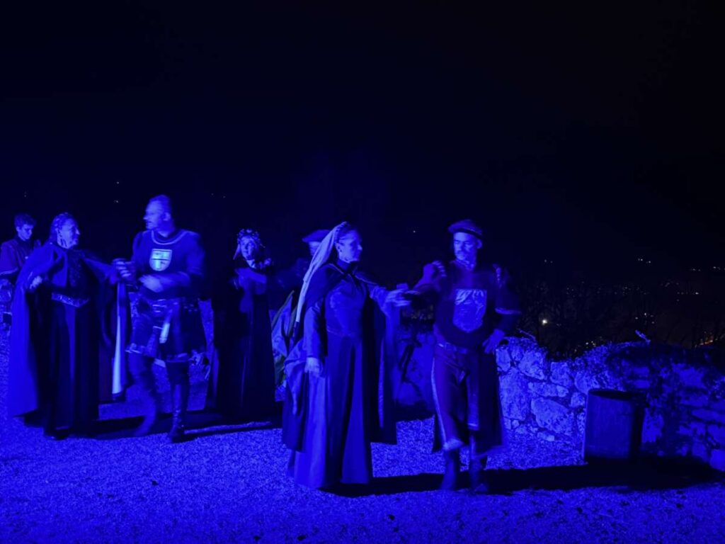 srednjeveška večerja