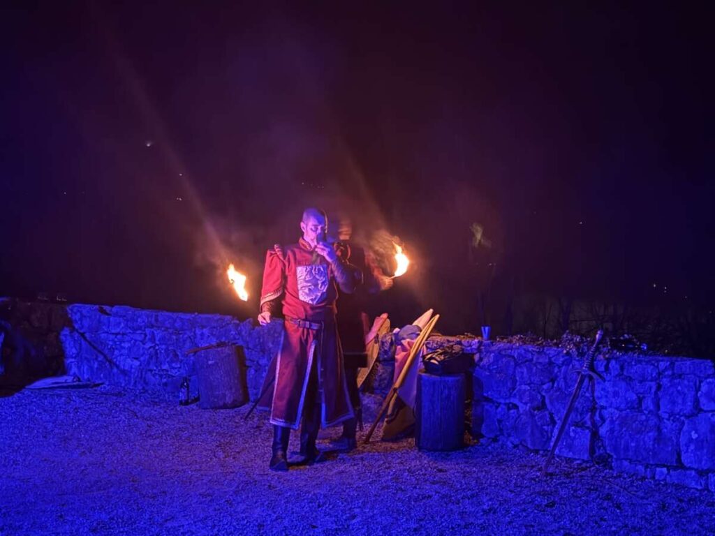 srednjeveška večerja