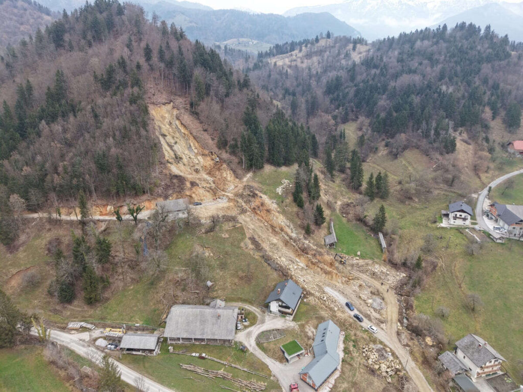 Obisk vlade 2026 Kamnik, plazovi