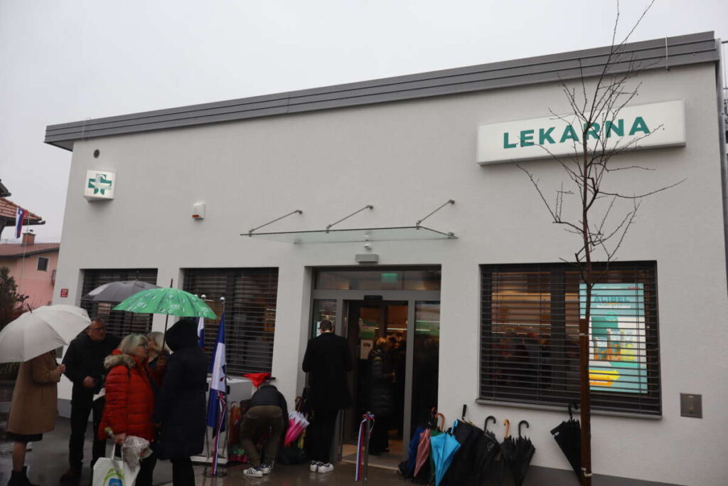 lekarna moravče