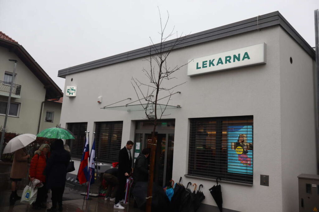 lekarna moravče