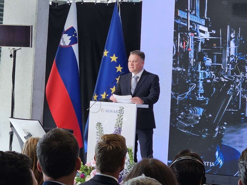 nov večnamenski proizvodni obrat v Novartisu v Mengšu