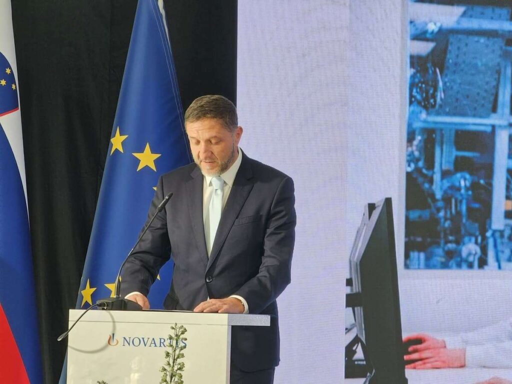 nov večnamenski proizvodni obrat v Novartisu v Mengšu