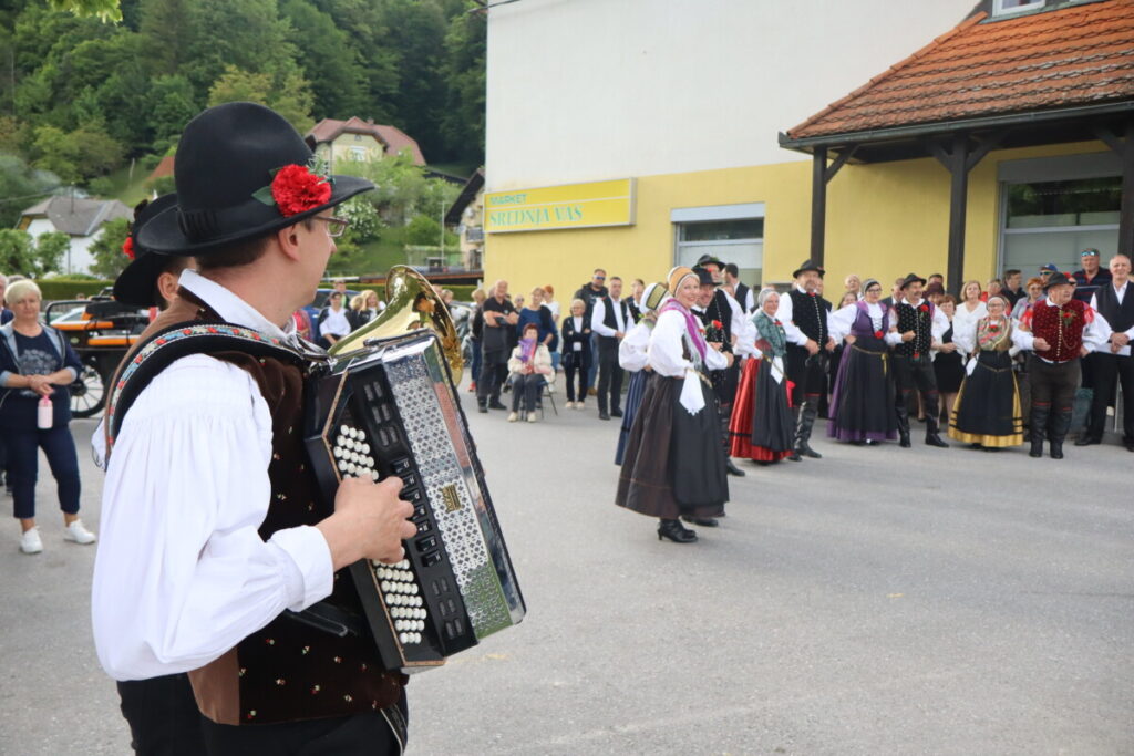 folklormi plesalci