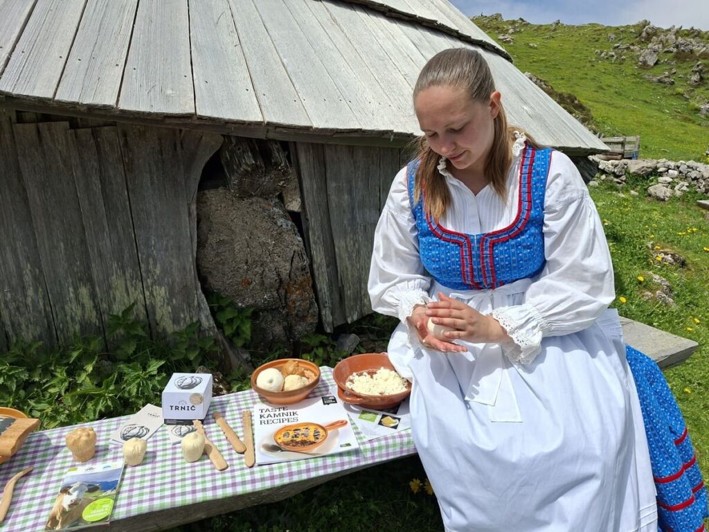 Lucija Smolnikar
