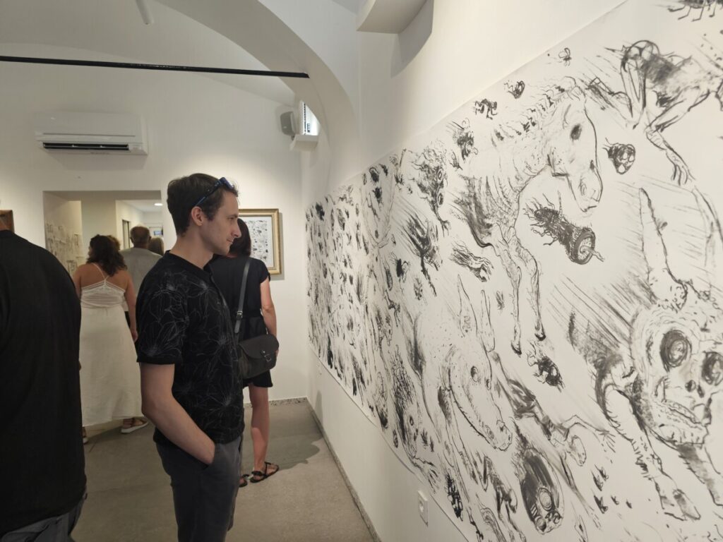 Razstava Strip te gleda! Martina Ramoveša v Galeriji Prečna Kamnik
